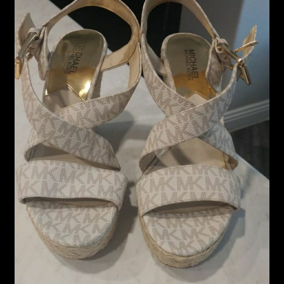 Michael kors wedges - Picture 4 of 4
